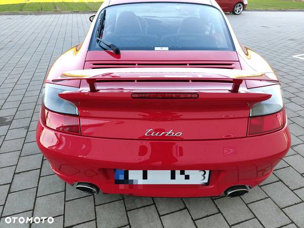 Porsche 911 Turbo - 17