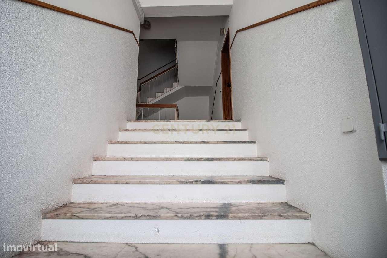 Garagem com 98,5 m² em Buarcos – Espaço Independente e Privativo - Grande imagem: 3/22