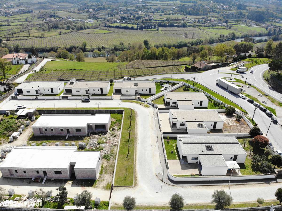 Fantástica Moradia térrea T3 nova  - Amares Braga - Grande imagem: 4/12