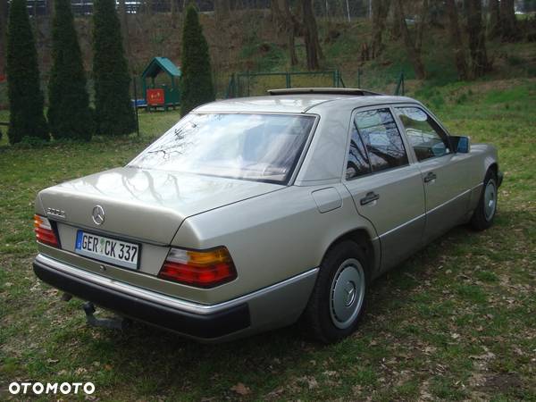 Mercedes-Benz W124 (1984-1993) - 4