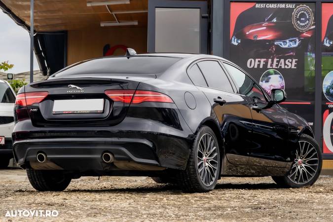 Jaguar XE P250 RWD R-Dynamic S - 4