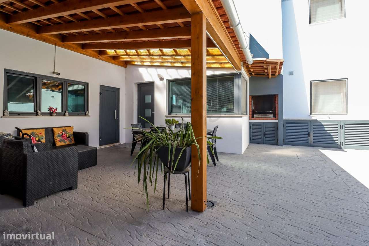 Excelente Moradia  para venda na Aldeia de Santo André-35