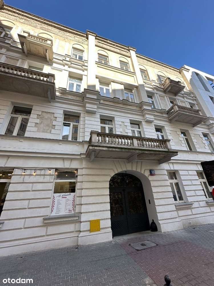 Trzypokojowe mieszkanie w zabytkowej kamienicy-14