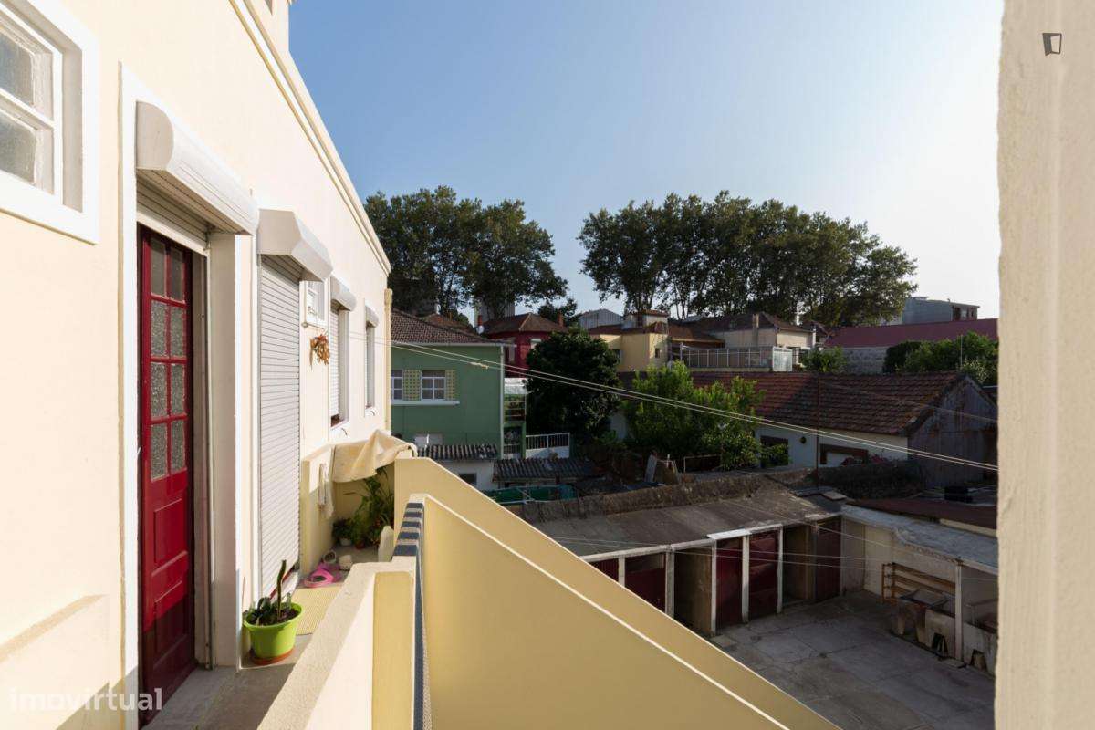 Quarto - localizado em Paranhos Porto - Grande imagem: 2/10