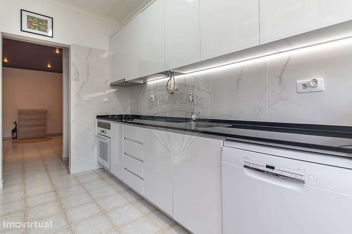 T2 Semi-Remodelado na Torre da Marinha-27