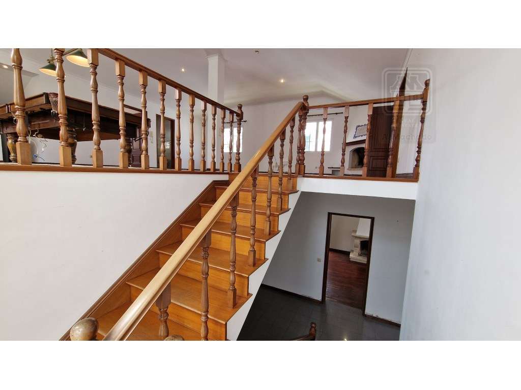 VENDA de MORADIA - VIVENDA T4+1 com Jardim e Garagem - Relva, Ponta...-46