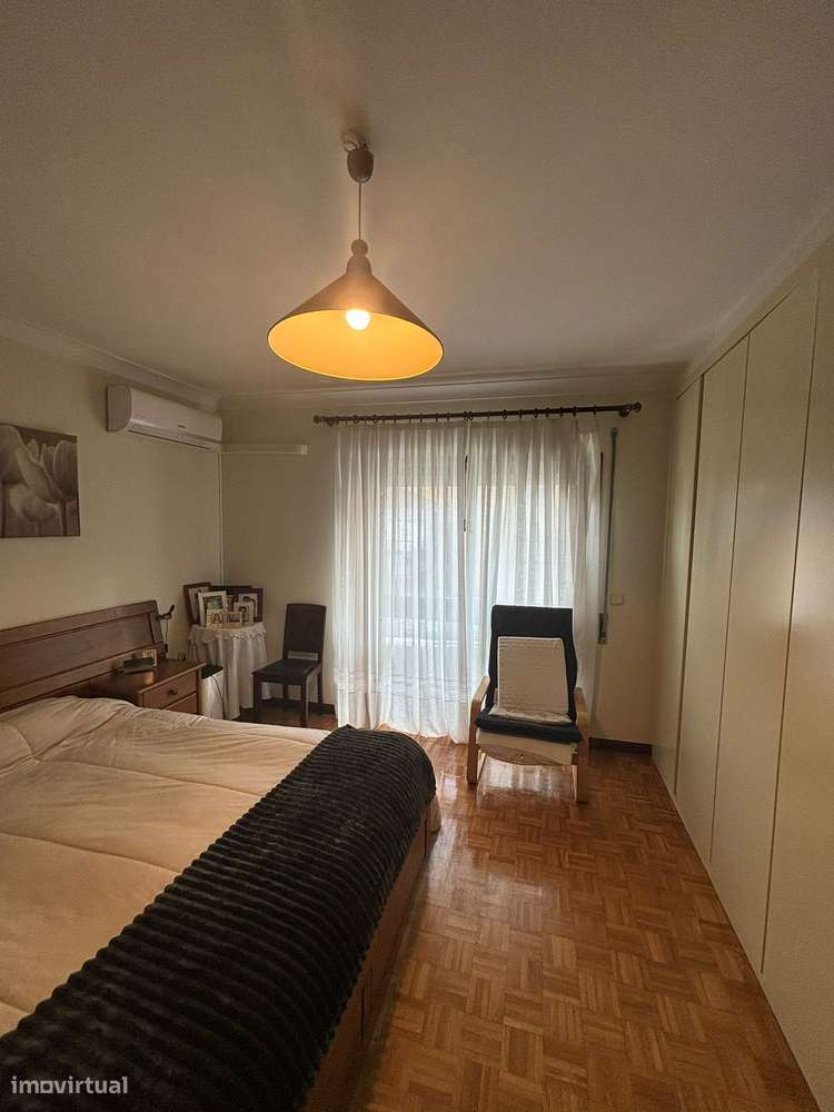 Bom T4 c/ terraço/varandas/nascente poente, a 5 minutos a pé do metro-20