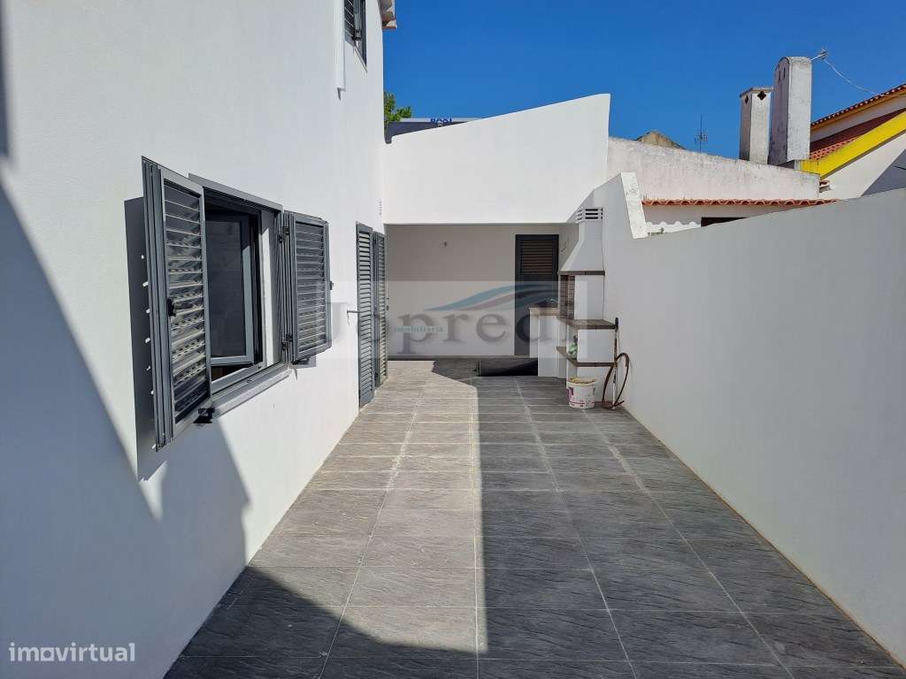 Moradia T4 na Aroeira-4