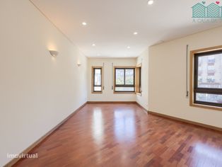 Apartamento T3 + 1 com terraço no Cen...