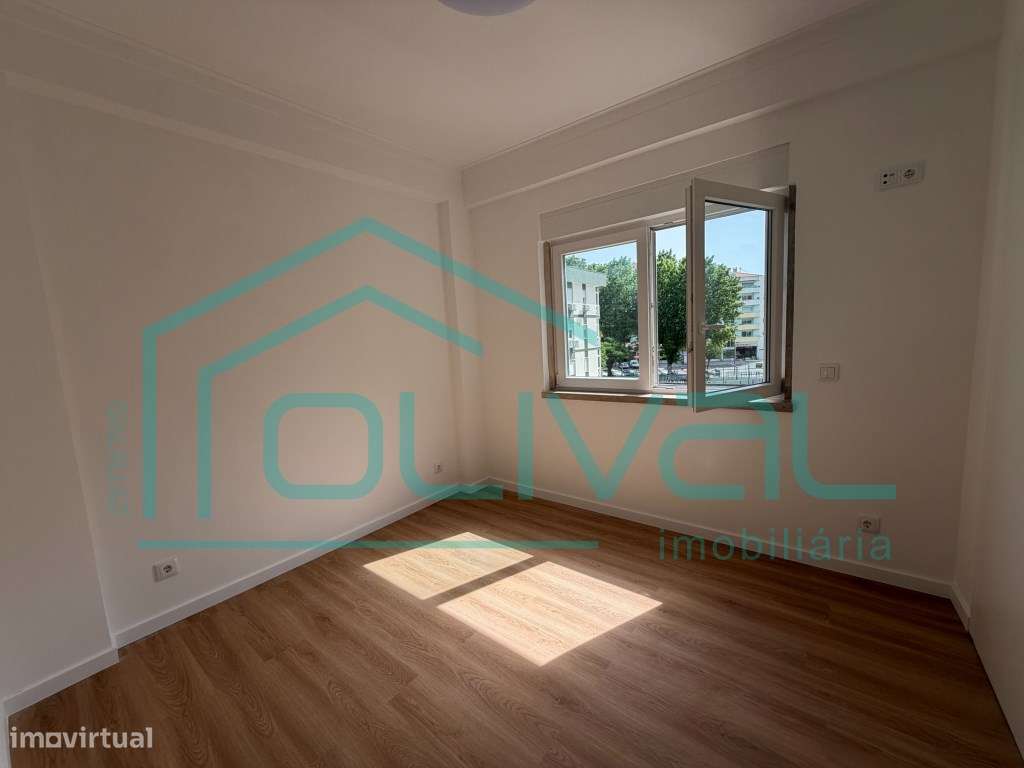 Alverca apartamento de Tipologia T3 totalmente renovado-18