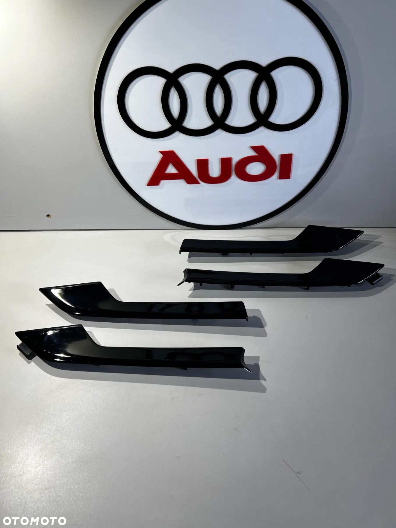Audi A4 8W Listwy Dekoracyjne BLACK PIANO KOMPLET 4 SZT 8W0867419 8W0867420 - 1