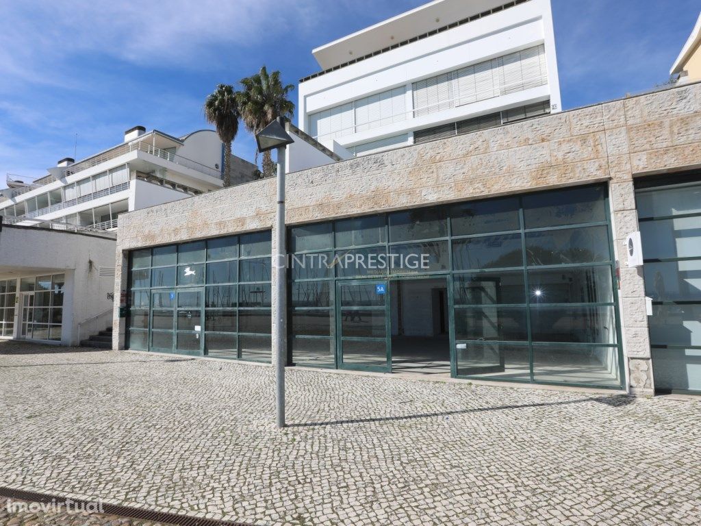 Passeio do Neptuno, na Marina da Expo Sul, em Lisboa. Dua...