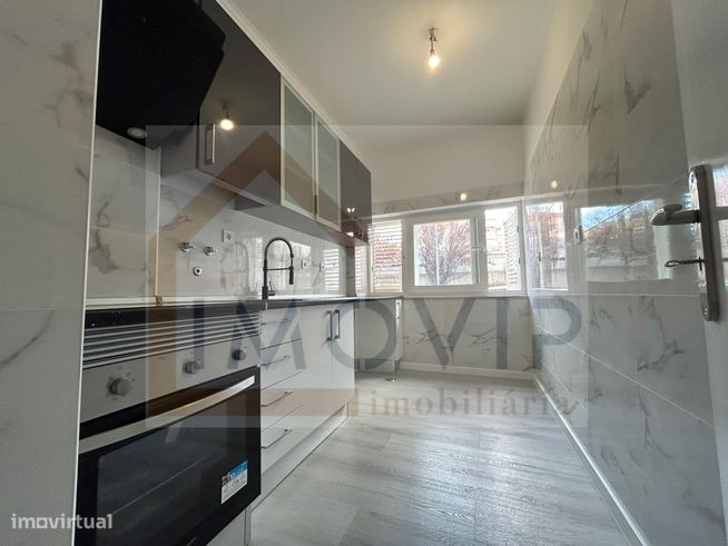 Apartamento T3 TOTALMENTE REMODELADO EM LOURES-0