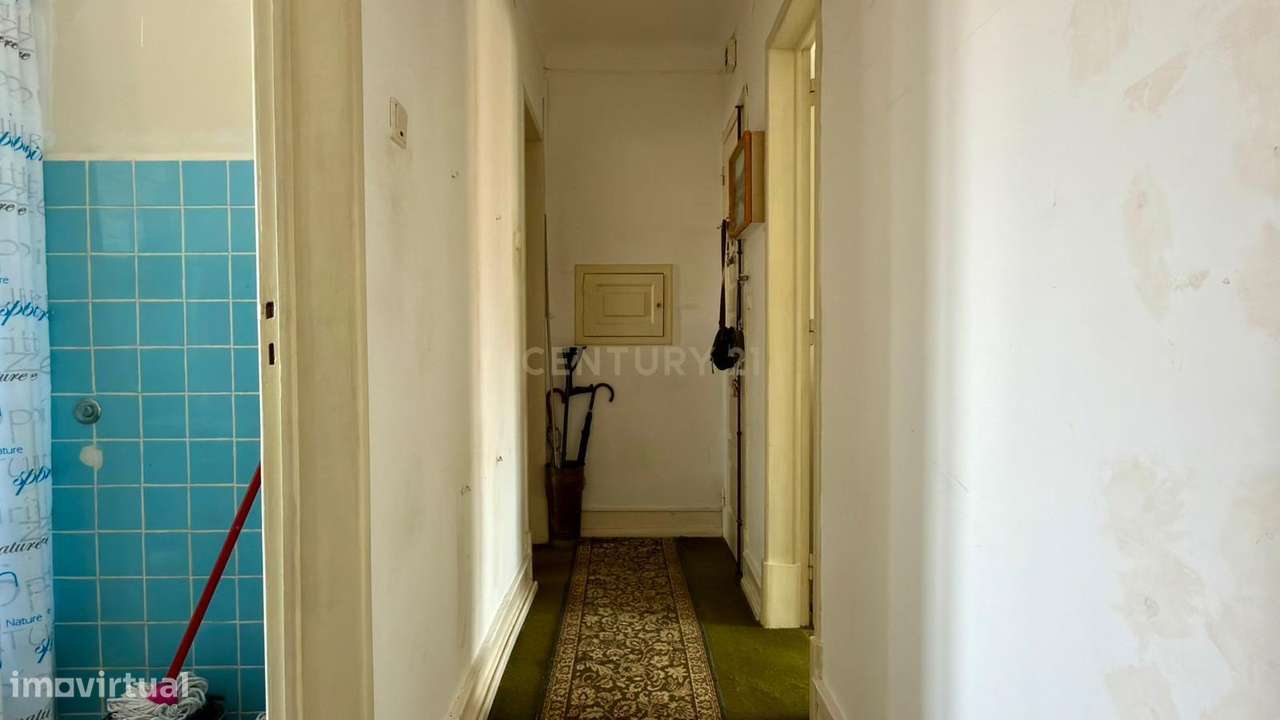 Apartamento T2 para Remodelação, Centro de Almada-11