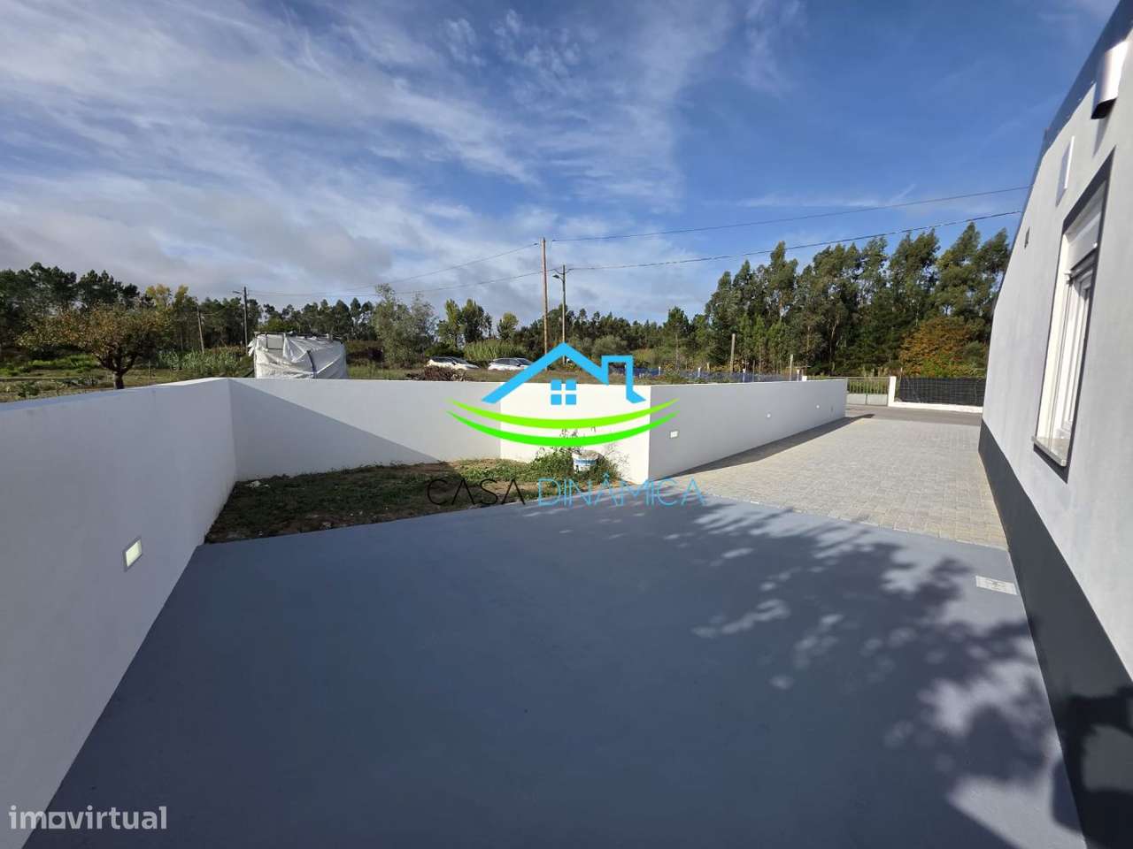 Moradia T2 com pequeno jardim e churrasqueira - Grande imagem: 4/41