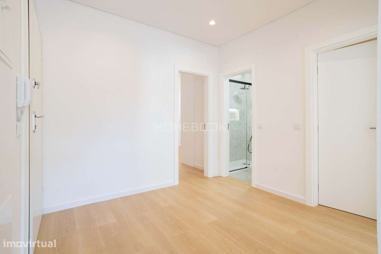 Apartamento T2 renovado na Graça-8