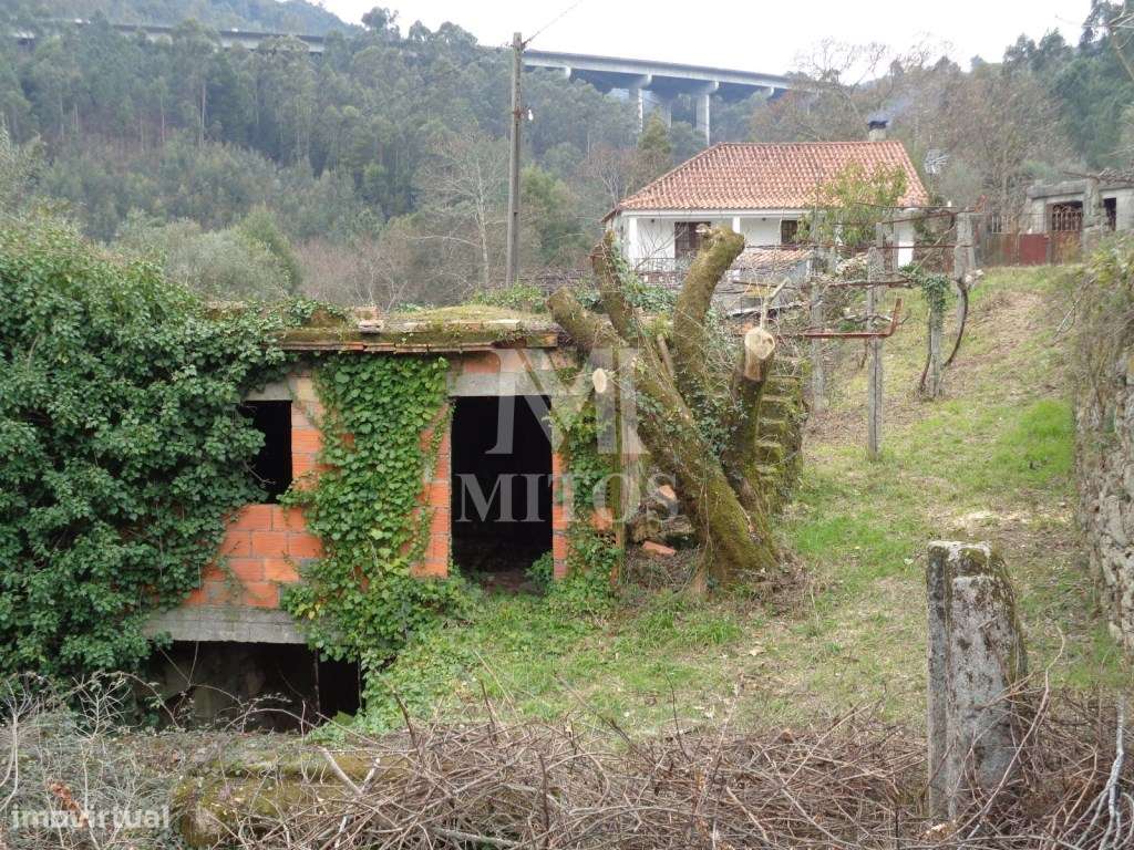 Terreno com ruina para venda na Labruja - Ponte de Lima - Grande imagem: 4/16
