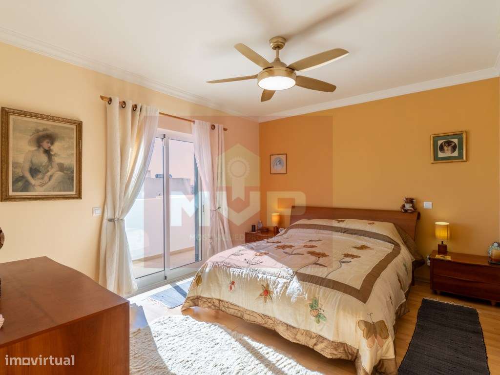 Moradia em banda V3 em Quelfes-19