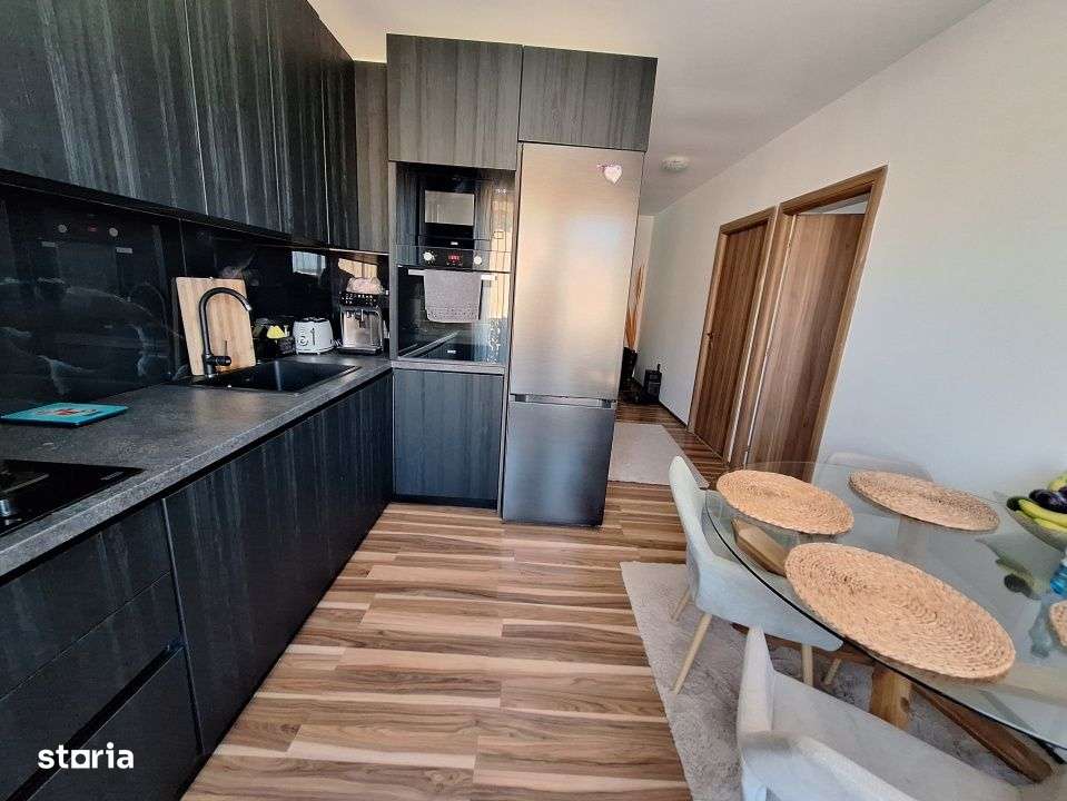 Apartament cu 2 camere, decomandat, 2 balcoane, zona Porii - Imagine principală: 2/8