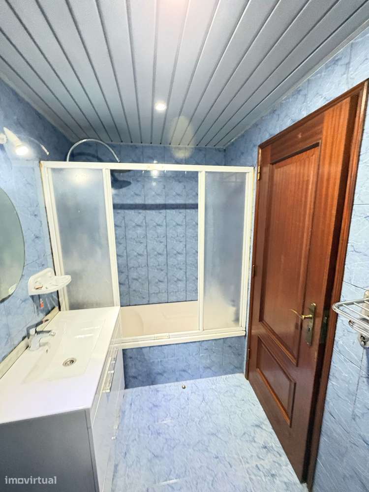 Excelente T3 com terraço e duas garagens!-22
