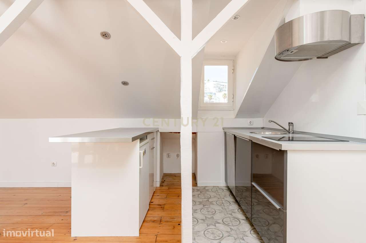 Espetacular apartamento T4 com vista deslumbrante sobre o rio Tejo – C-28