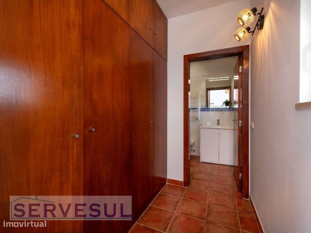 Luxuosa Moradia de luxo de 2 andares composta por 4 quartos, com um...-27
