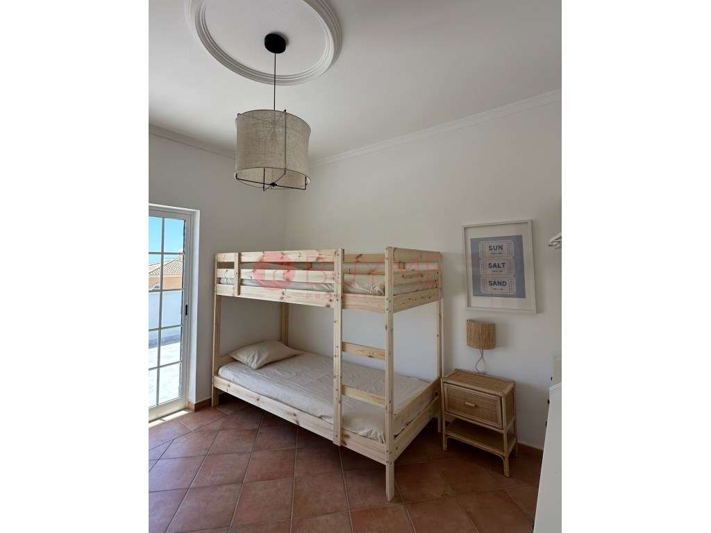 Moradia V4 Exclusiva com Piscina, Jacuzzi e Amplos Jardins em Almancil-36