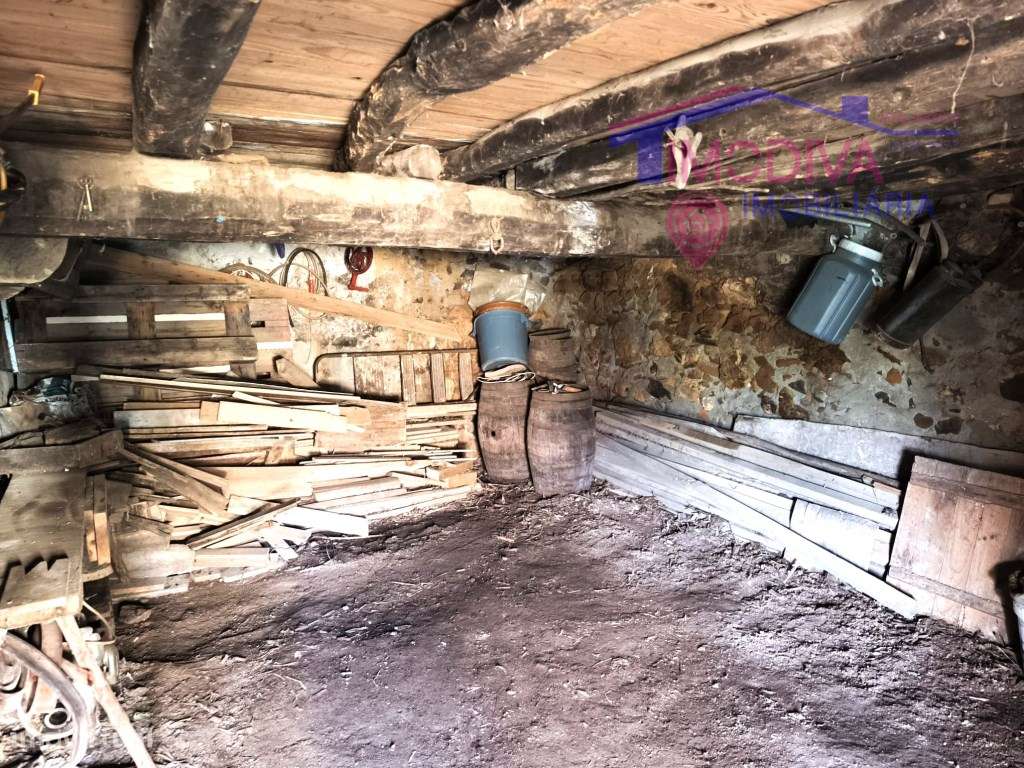 Casa de campo com terreno em Bairradas-11