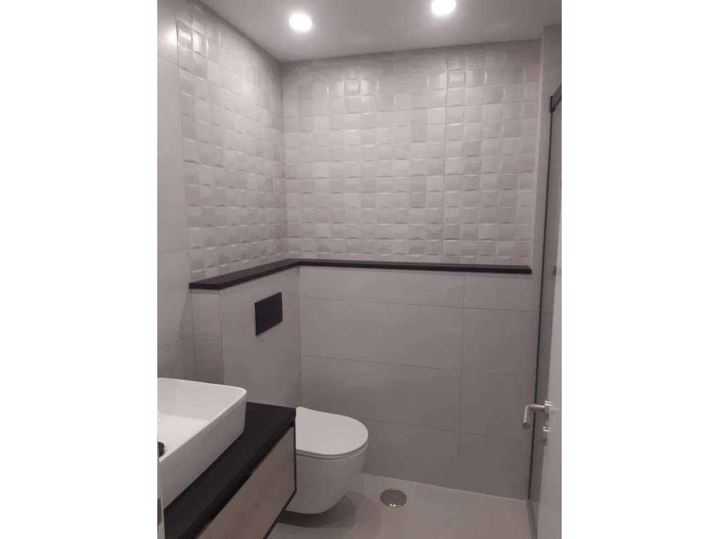 Magnifico T2 + 1 - Remodelado - Venteira-10
