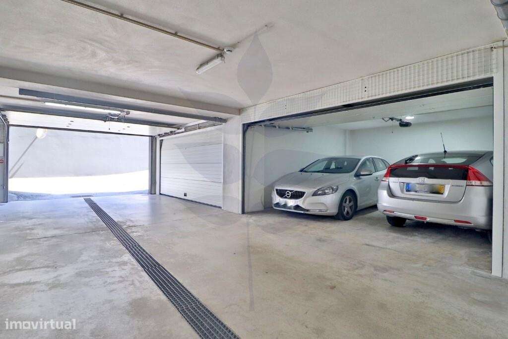 Apartamento T4 em Celeirós | 4 Suites | Garagem para 2 Viaturas-34