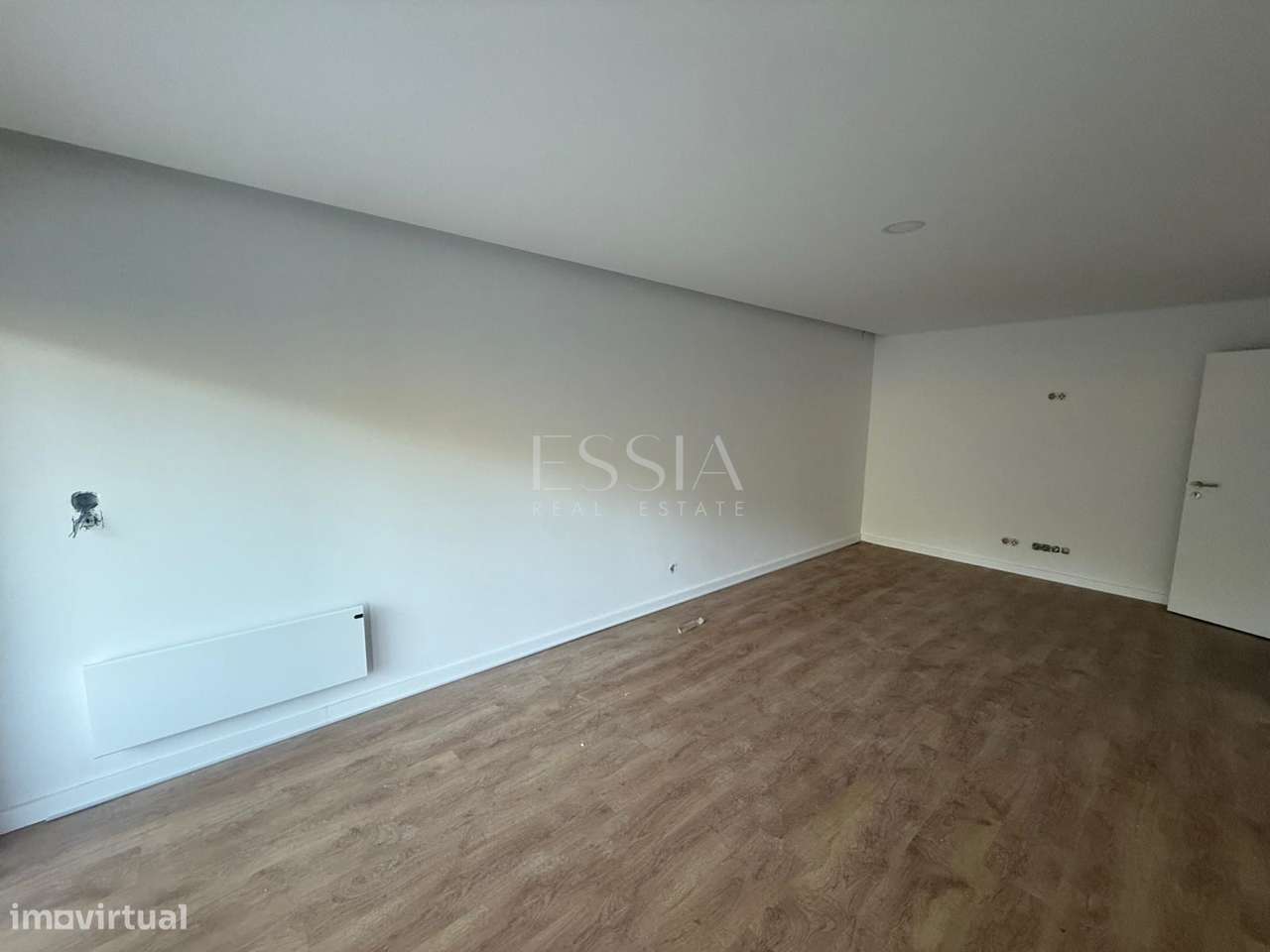 Apartamento T3 Novo com Varanda e Lugar Duplo de Garagem - Grande imagem: 4/11