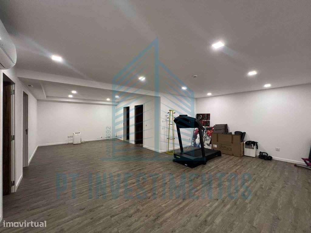 Moradia semi-nova T5+1 em Santa Joana - Aveiro-10