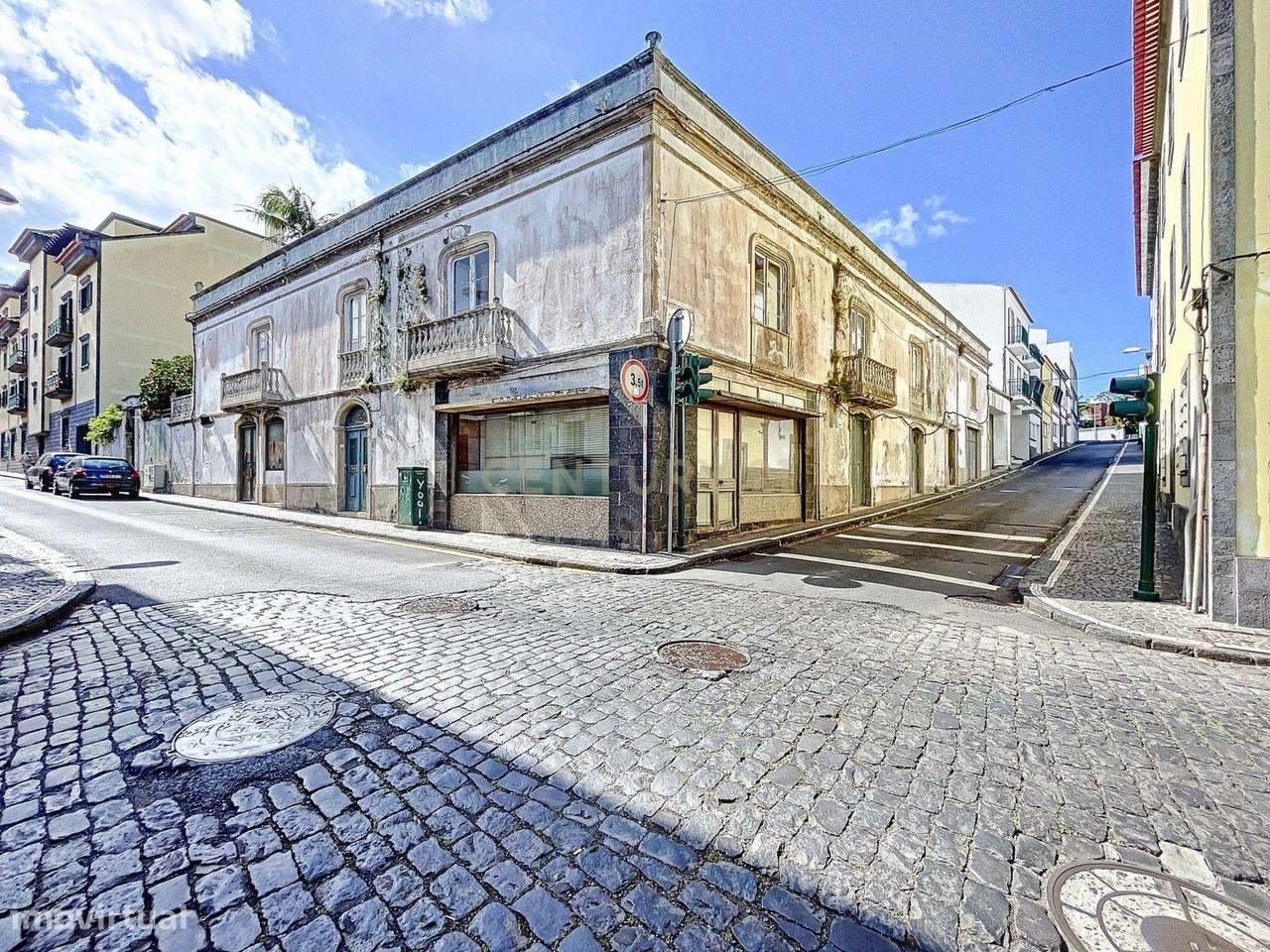 Investimento excecional no coração de Ponta Delgada — prédio de gaveto - Grande imagem: 2/8