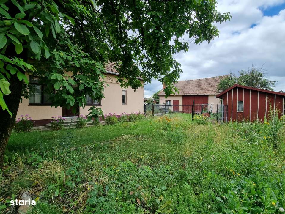 Teren generos 1411 mp cu casa veche si utilitati, zona centrala-2