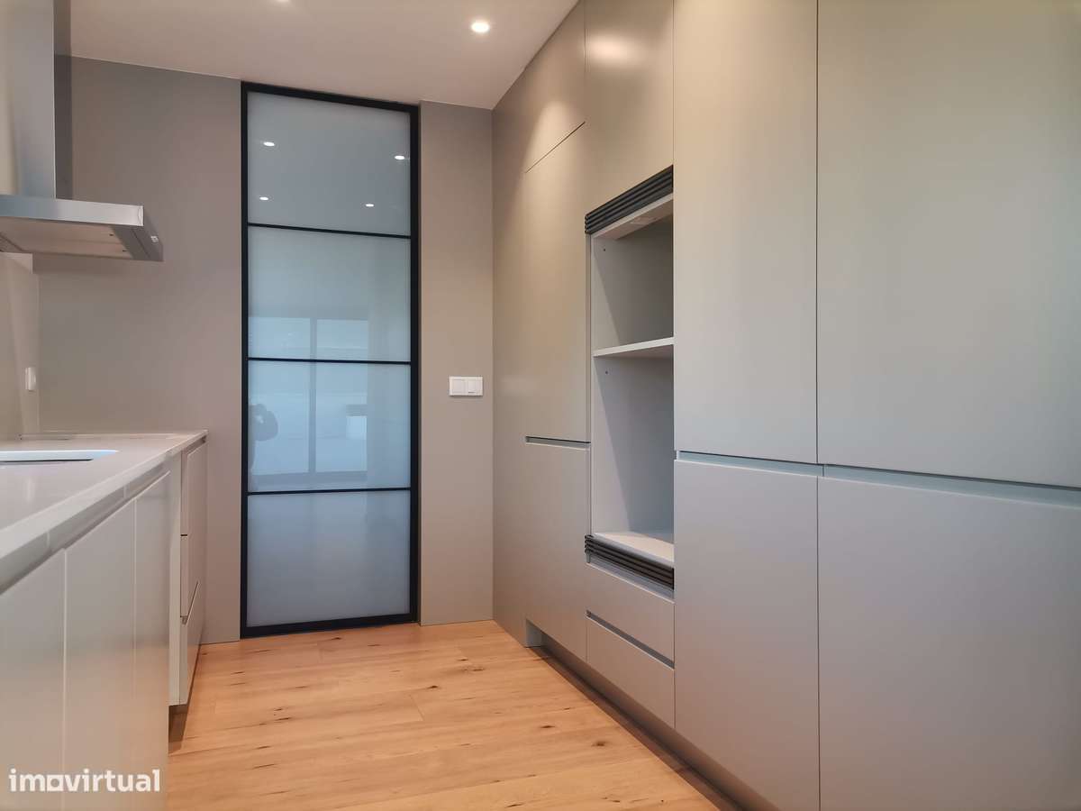 Novo T3 ÚLTIMO PISO de Luxo com TERRAÇO  - Vistas desafogadas-3