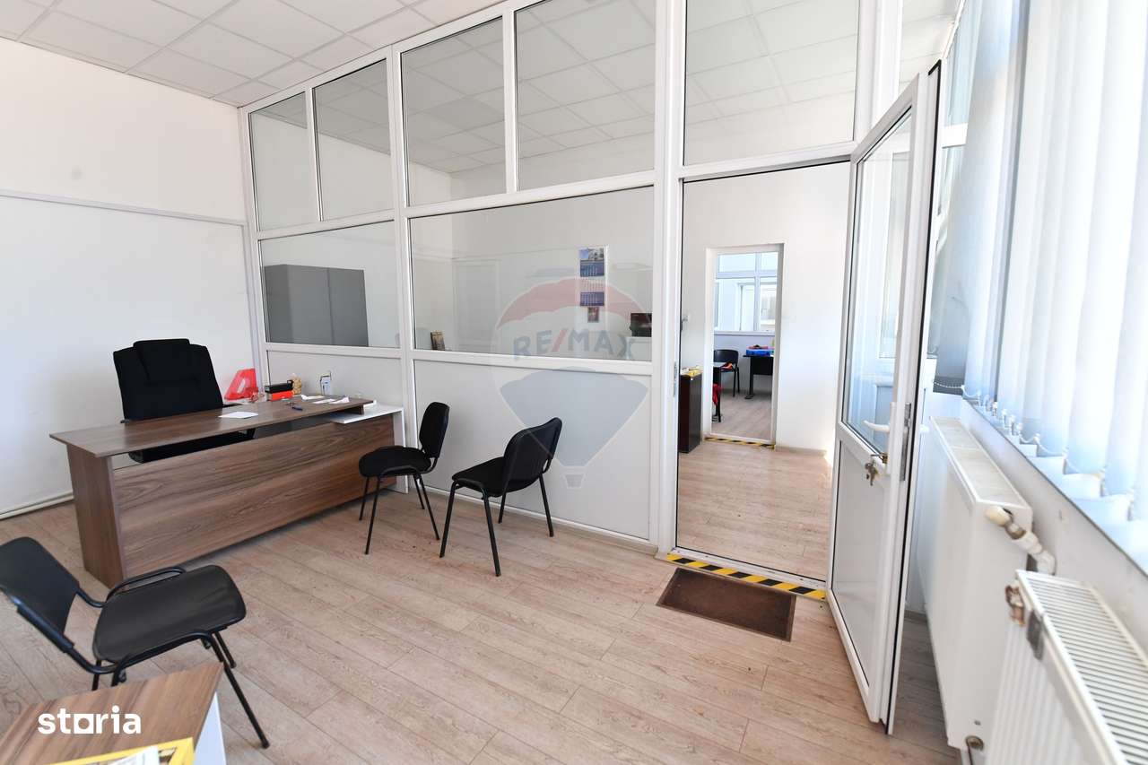 Teren industrial 35.000 mp cu hale de productie Craiova - Imagine principală: 5/13