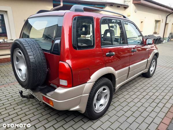 Suzuki Grand Vitara 2.0 - 10