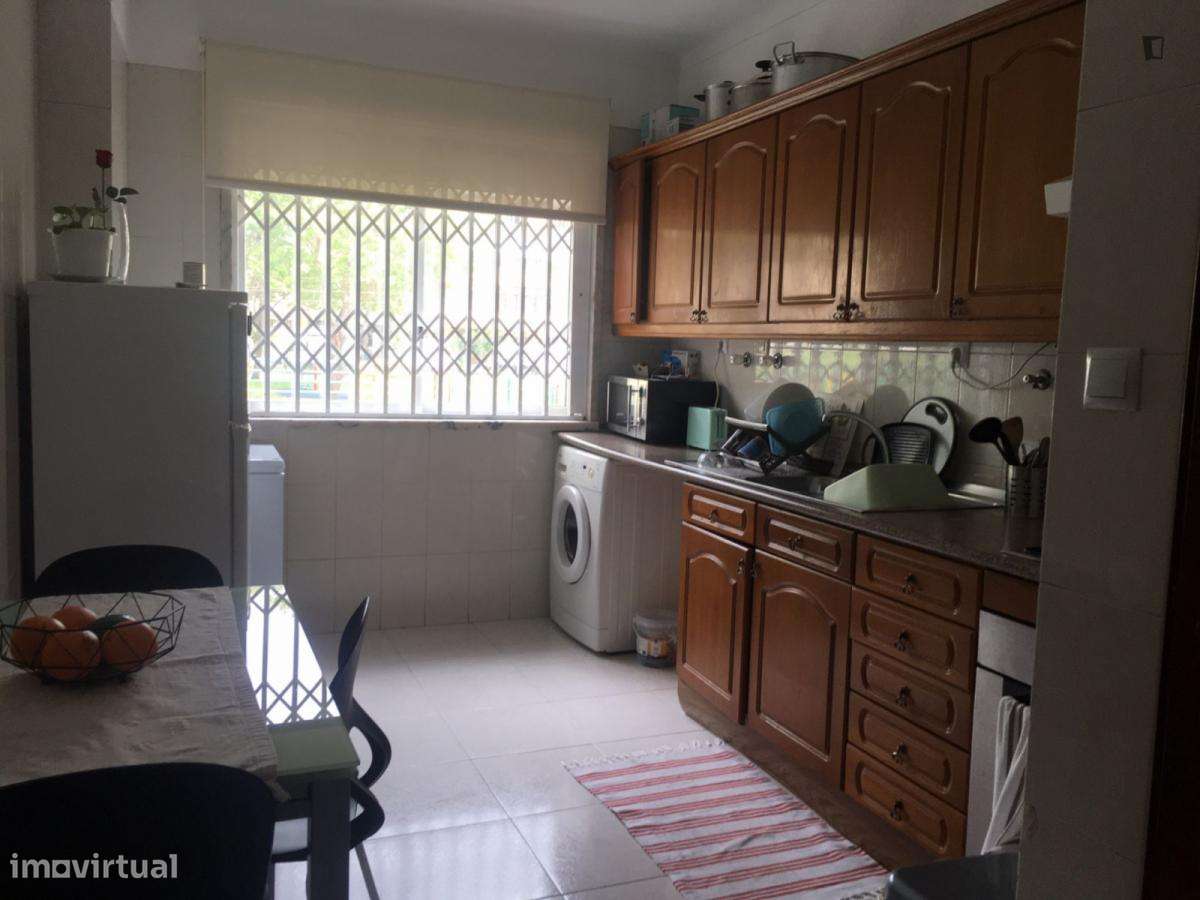 Quarto - localizado em Lisbon - Grande imagem: 5/8