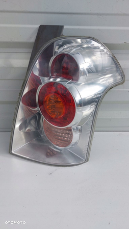 LAMPA PRAWY TYŁ PRAWA TYLNA COROLLA VERSO II 04R- - 1