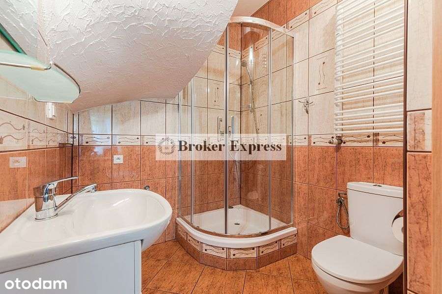 Wolnostojący dom na dużej działce!-7