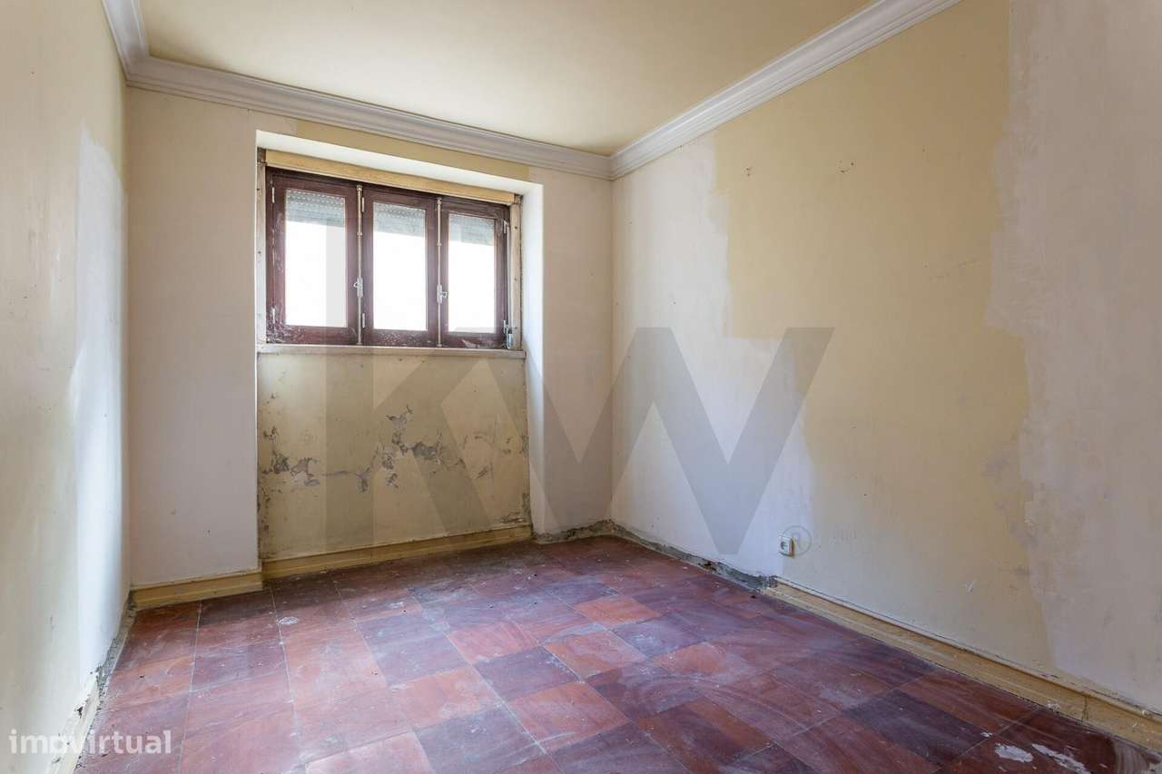 Moradia isolada para (sonhar e) remodelar | 300m2 área | Jardim à volt-34