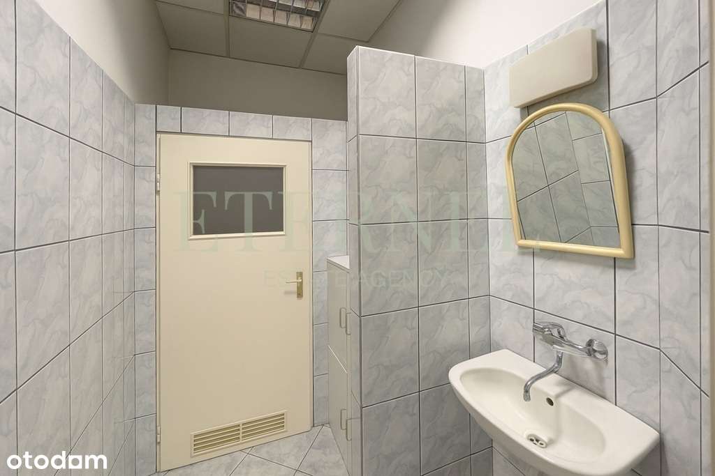 Inwestycyjny lokal handlowy 630m w centrum osiedla-5