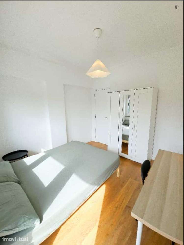 Quarto - localizado em Almada Lisbon - Grande imagem: 2/9