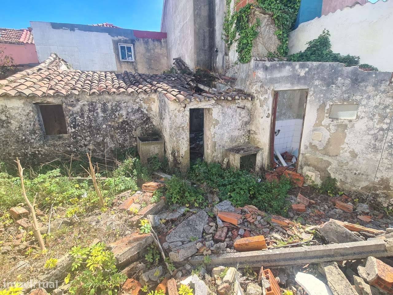 Bairro da Boavista - Moradia para reconstrução - Lote 500m2 - Grande imagem: 5/12