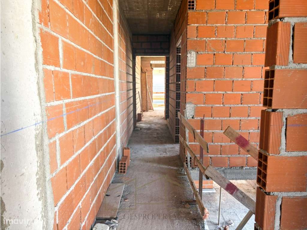 Moradia T4 em Fernão Ferro-39