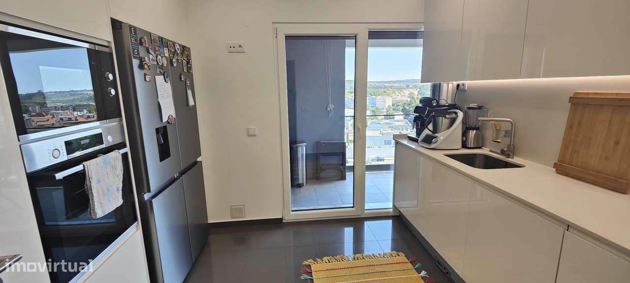 T-3 NOVO PRONTO A HABITAR, COM 2 SUÍTES, 2 VARANDAS, RESERVADO !-31