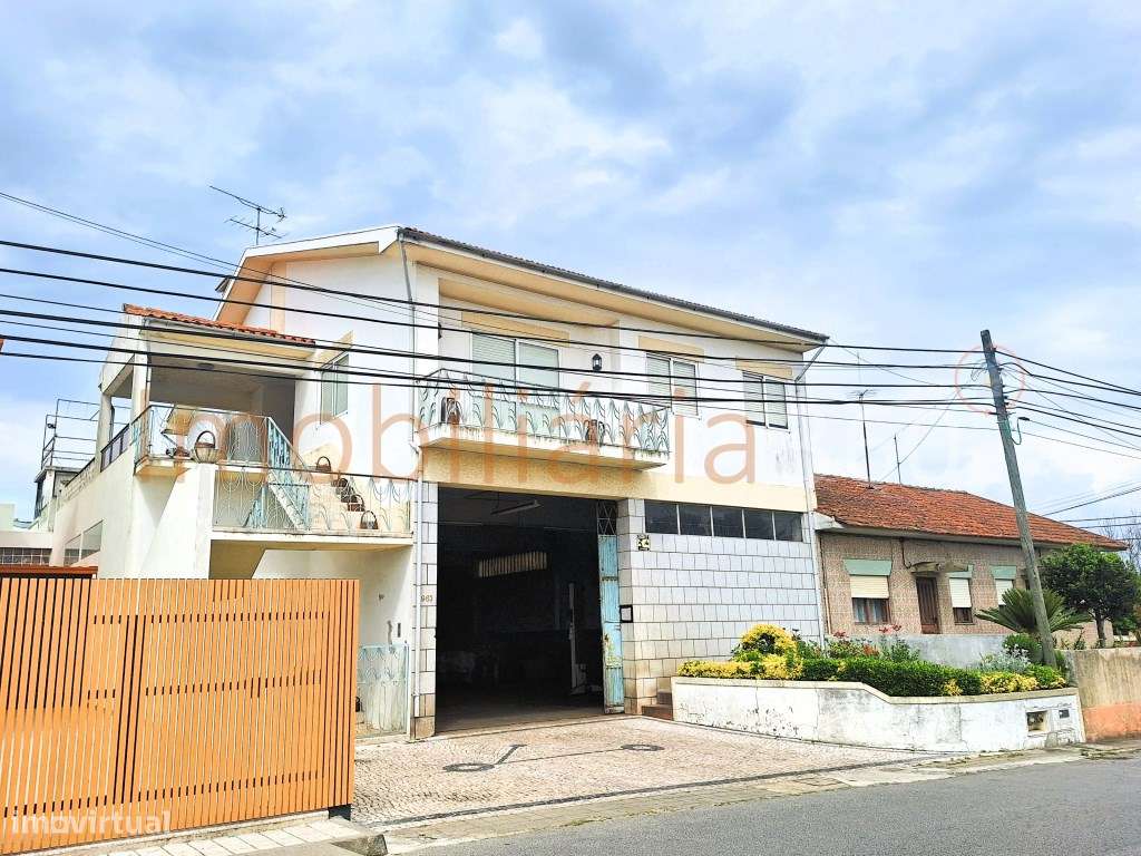 **Armazém para Venda - Oportunidade Única!**-29