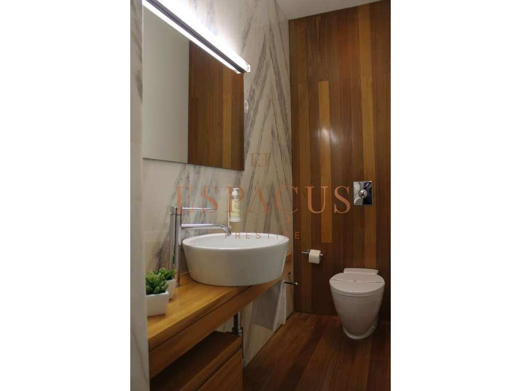 Moradia V4 com Vista Mar - Um Refúgio de Conforto e Elegância-22