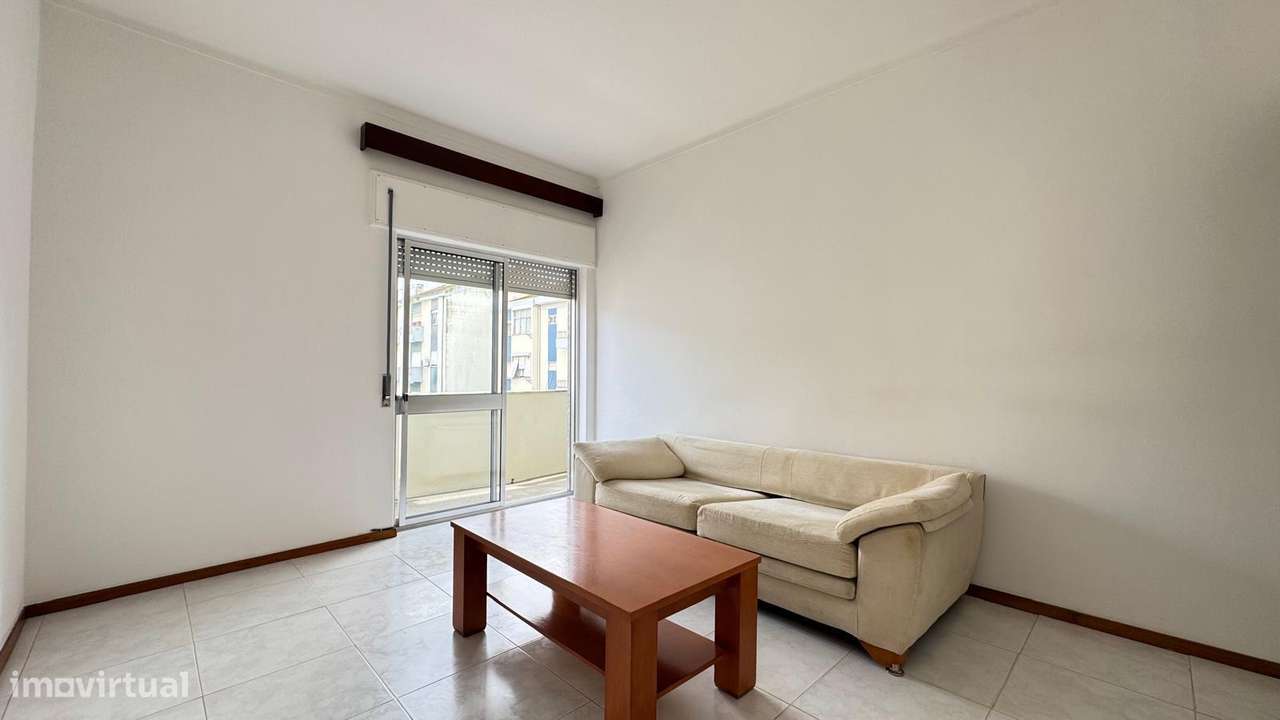 Apartamento T2, situado na Moita - Grande imagem: 5/19