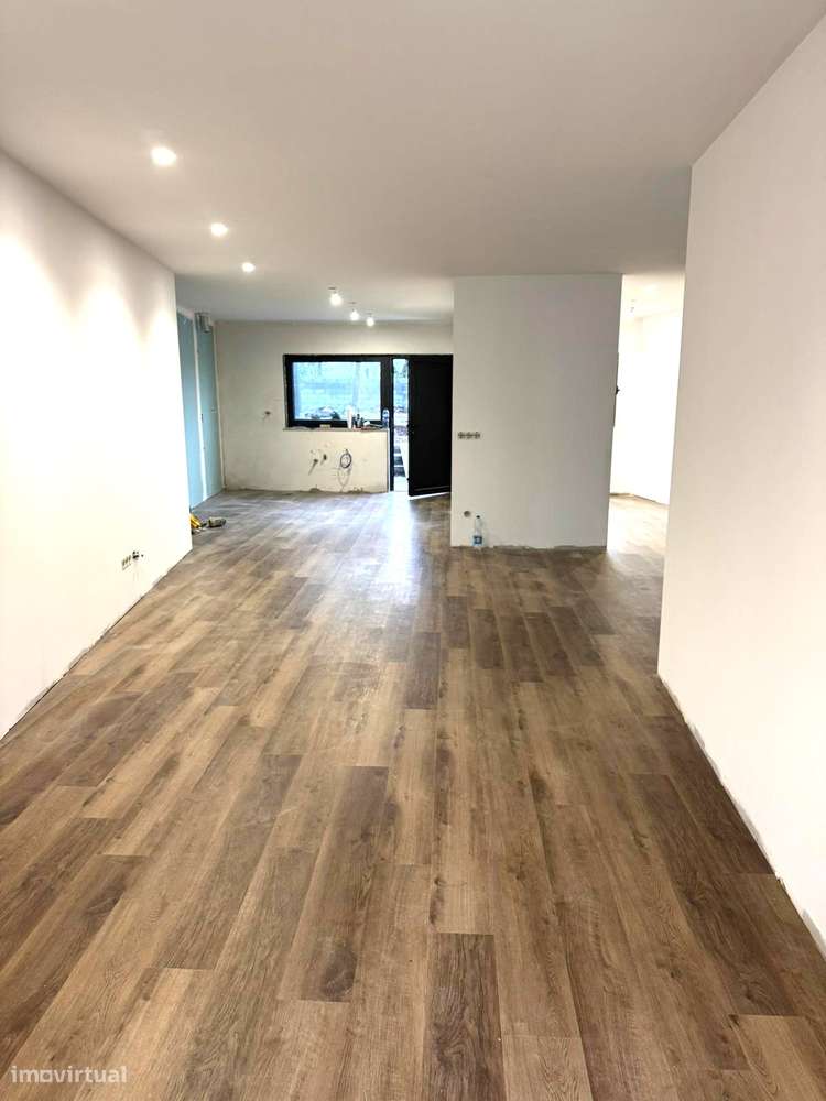 Moradia térrea T2, totalmente remodelada, em Palmeira, Braga - Grande imagem: 2/10